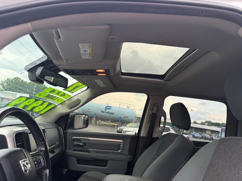 2017 RAM 1500 Image 6