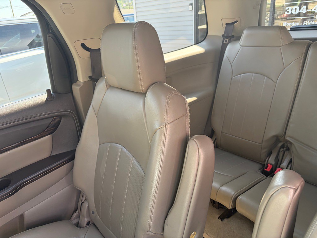2016 GMC Acadia Image 8