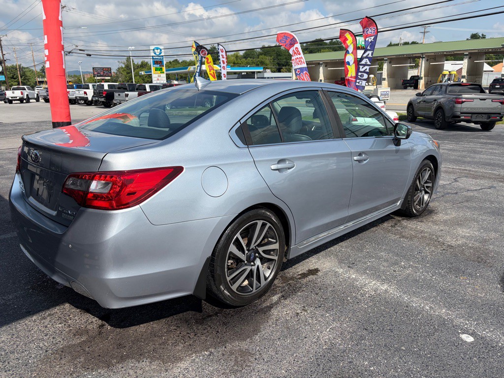 2017 Subaru Legacy Image 3