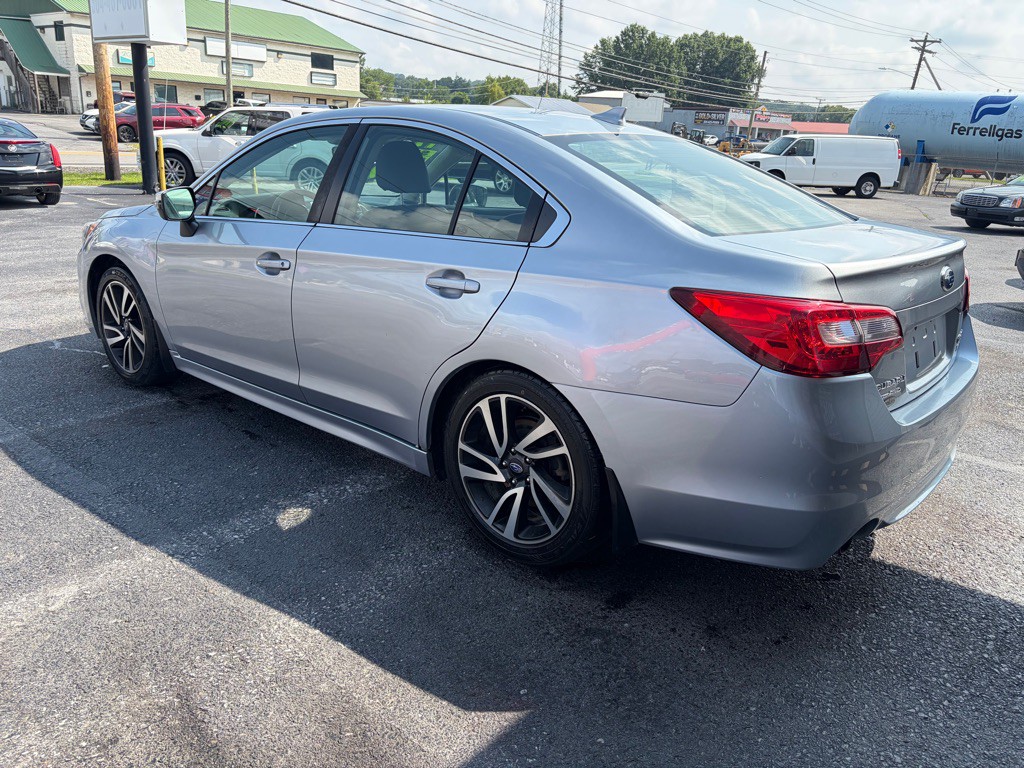 2017 Subaru Legacy Image 4