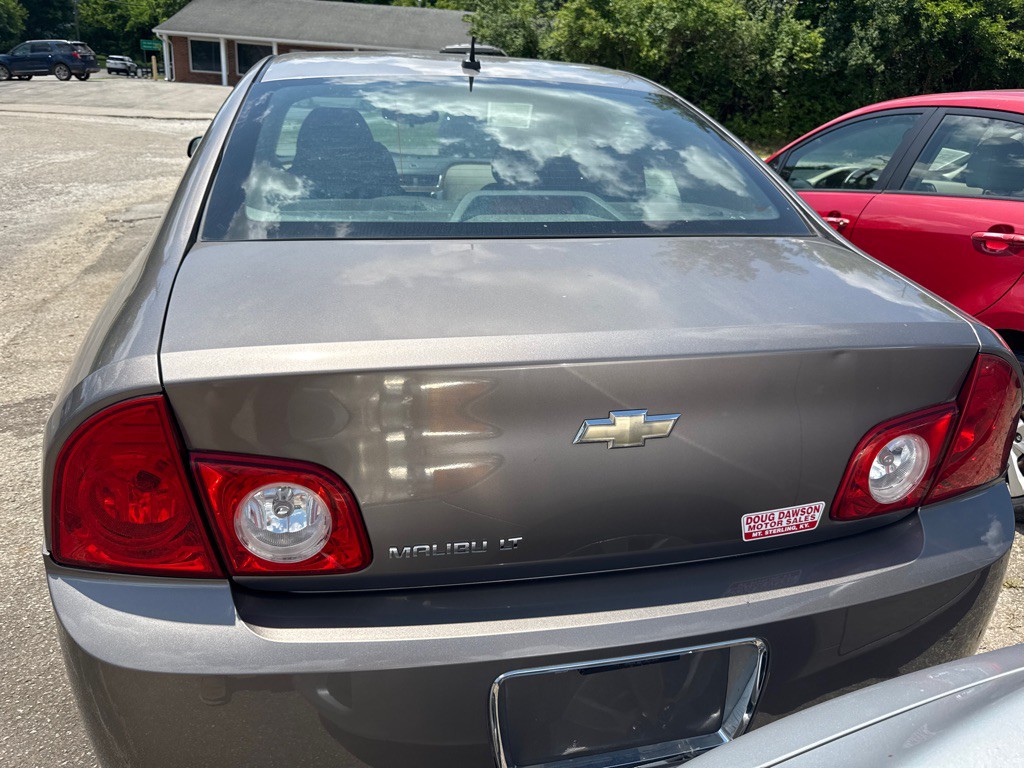 2011 Chevrolet Malibu Image 4