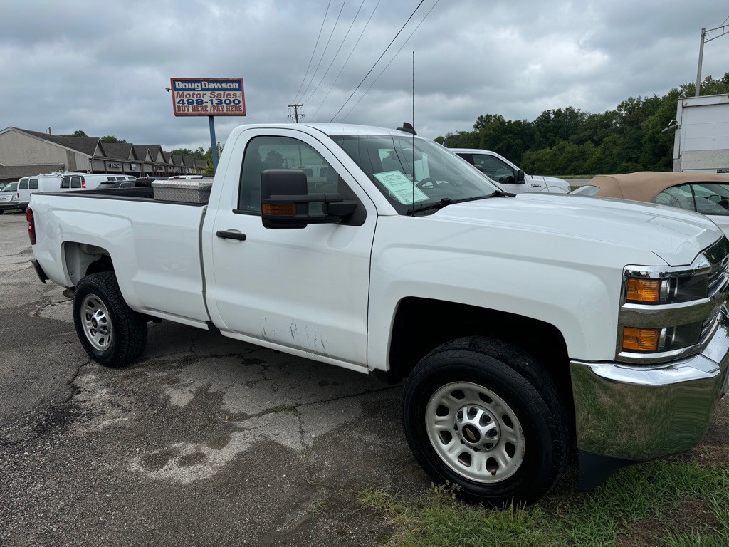 2017 Chevrolet Silverado 1500 Image 2