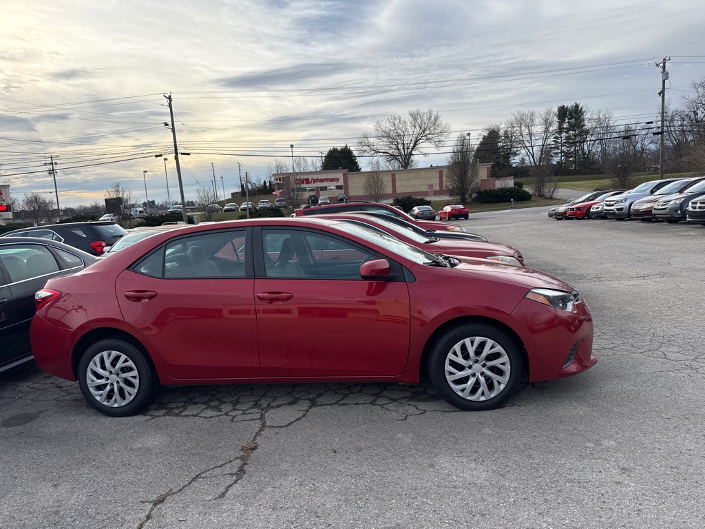 2016 Toyota Corolla Image 2