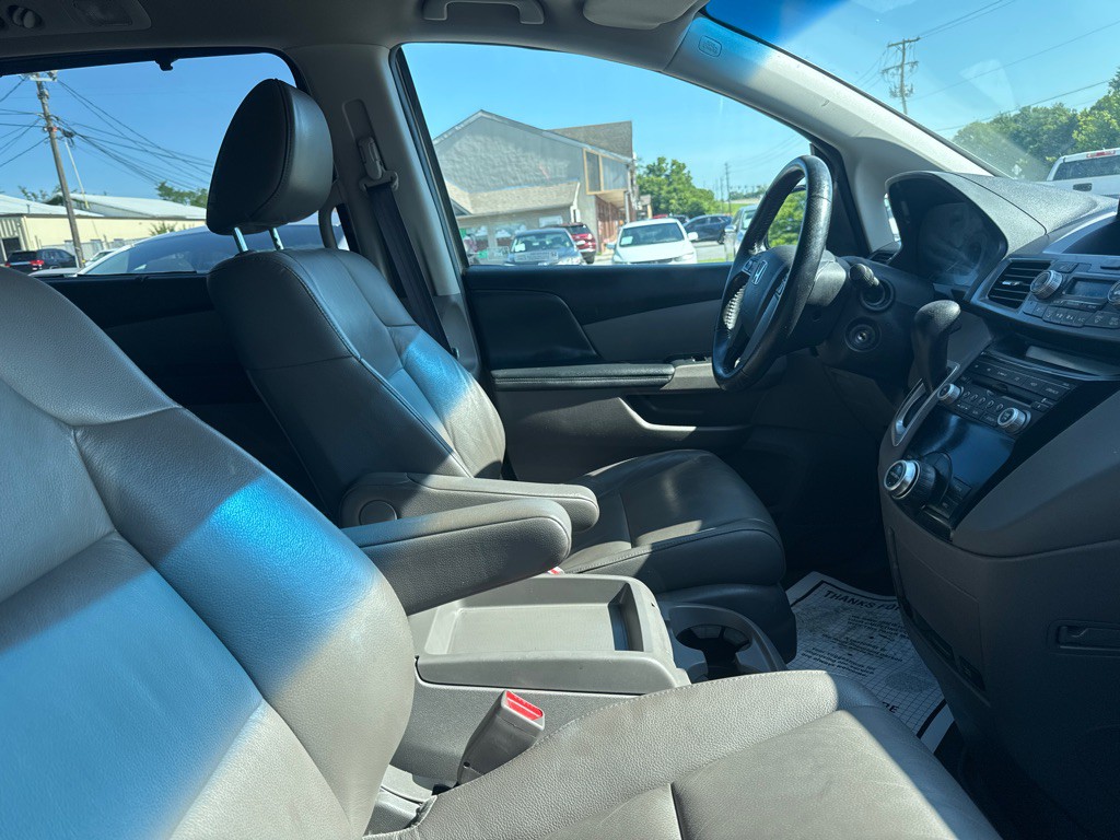 2011 Honda Odyssey Image 5