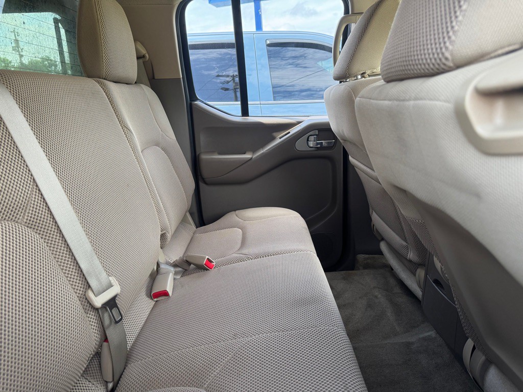 2012 Nissan Frontier Image 6