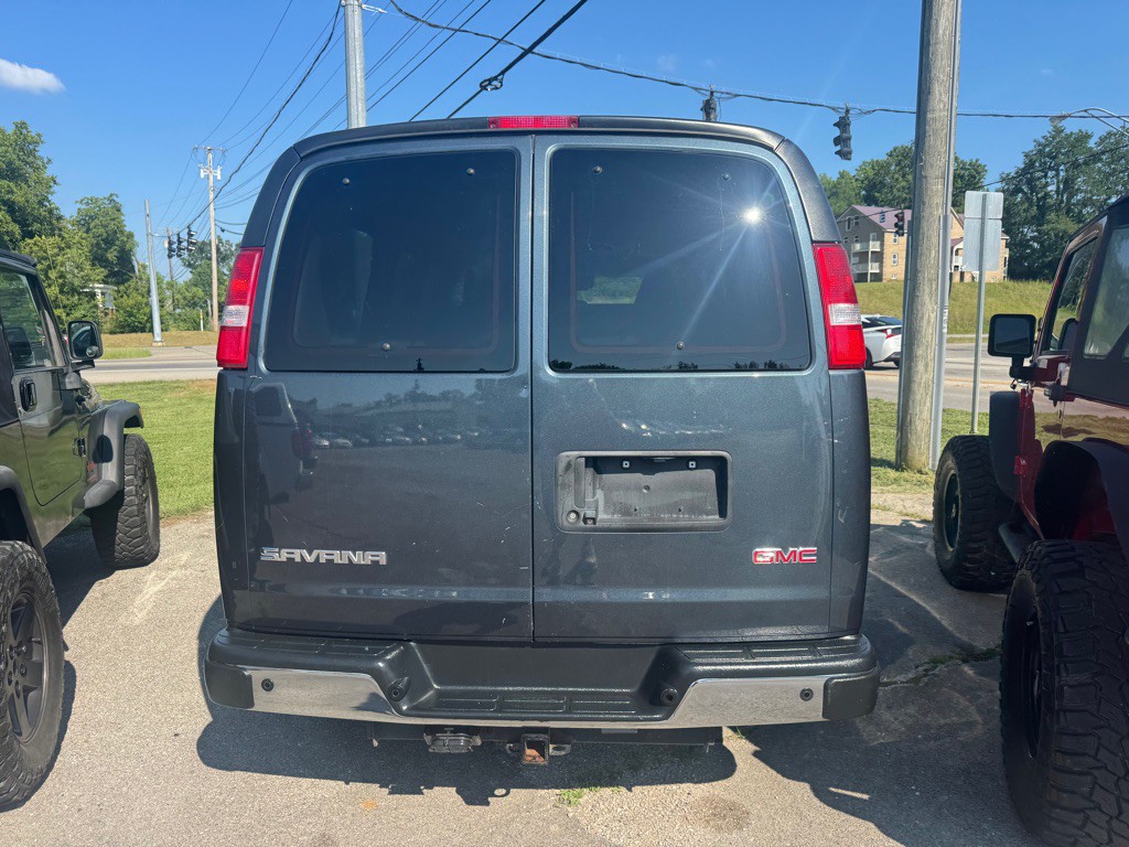 2020 GMC Savana Image 4