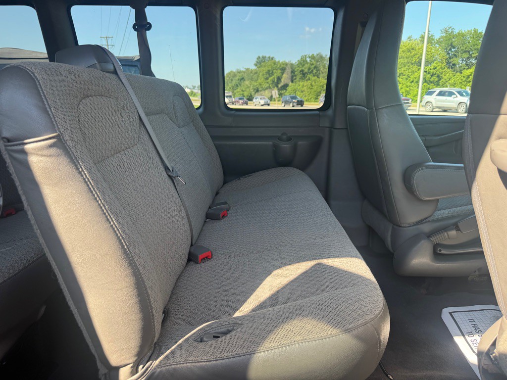 2020 GMC Savana Image 7