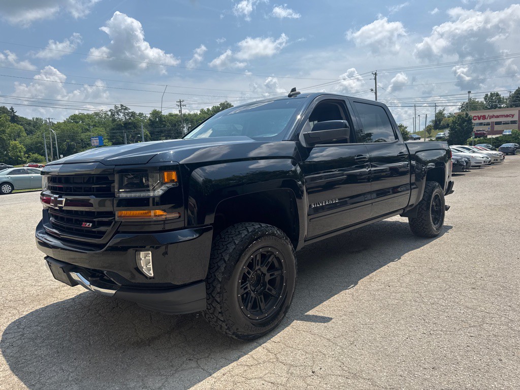 2017 Chevrolet Silverado 1500 Image 2