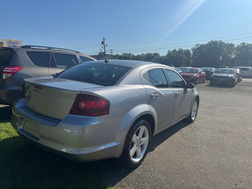 2013 Dodge Avenger Image 3