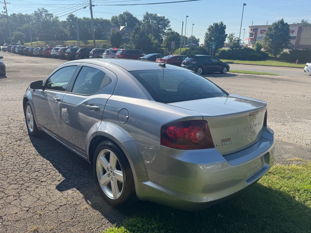 2013 Dodge Avenger Image 4