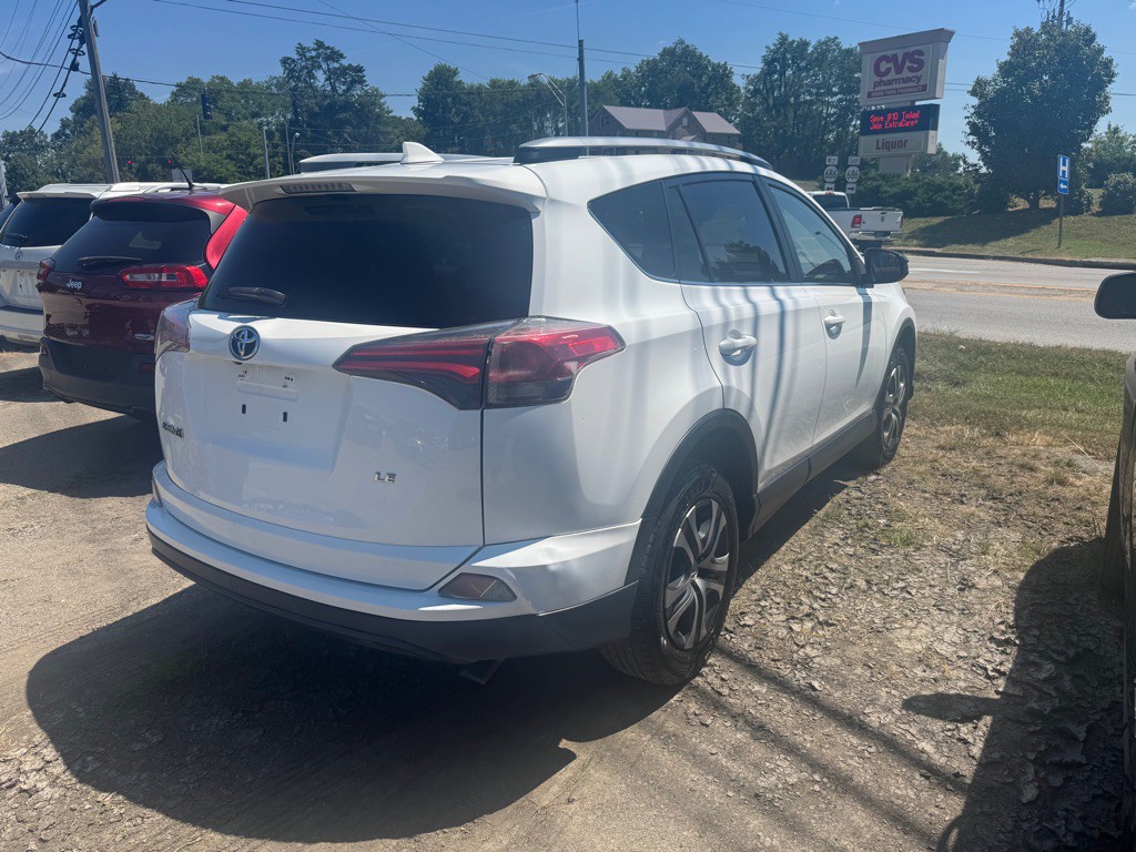 2017 Toyota Rav4 Image 3