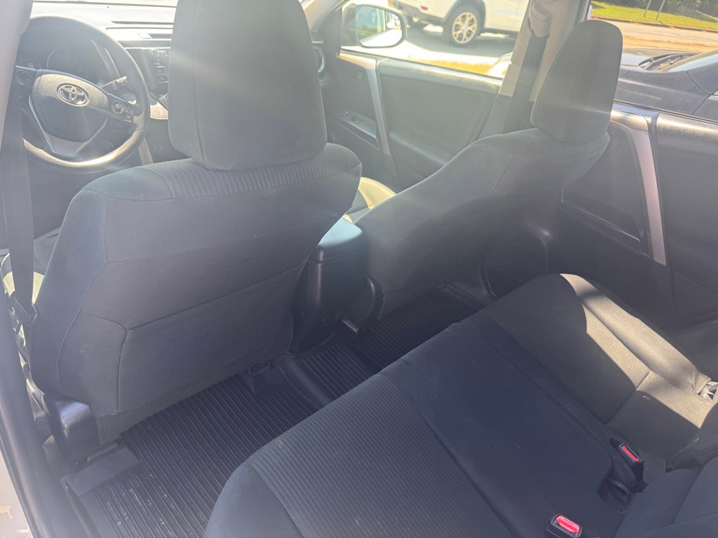 2017 Toyota Rav4 Image 6