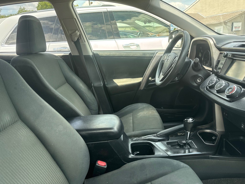 2017 Toyota Rav4 Image 11