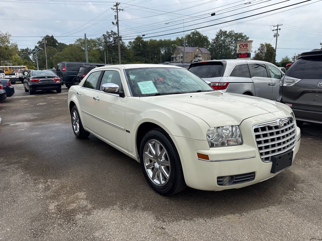 2010 Chrysler 300 Image 1