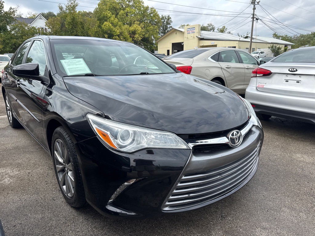 2017 Toyota Camry Image 1