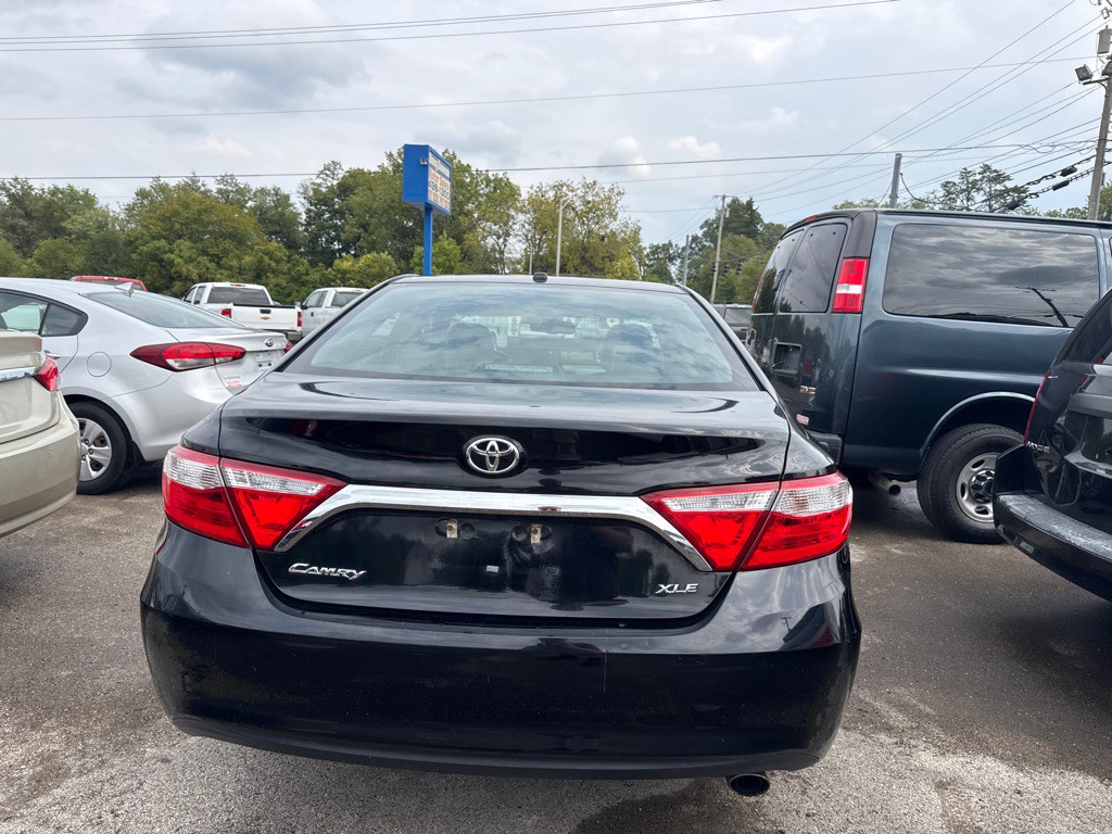 2017 Toyota Camry Image 6