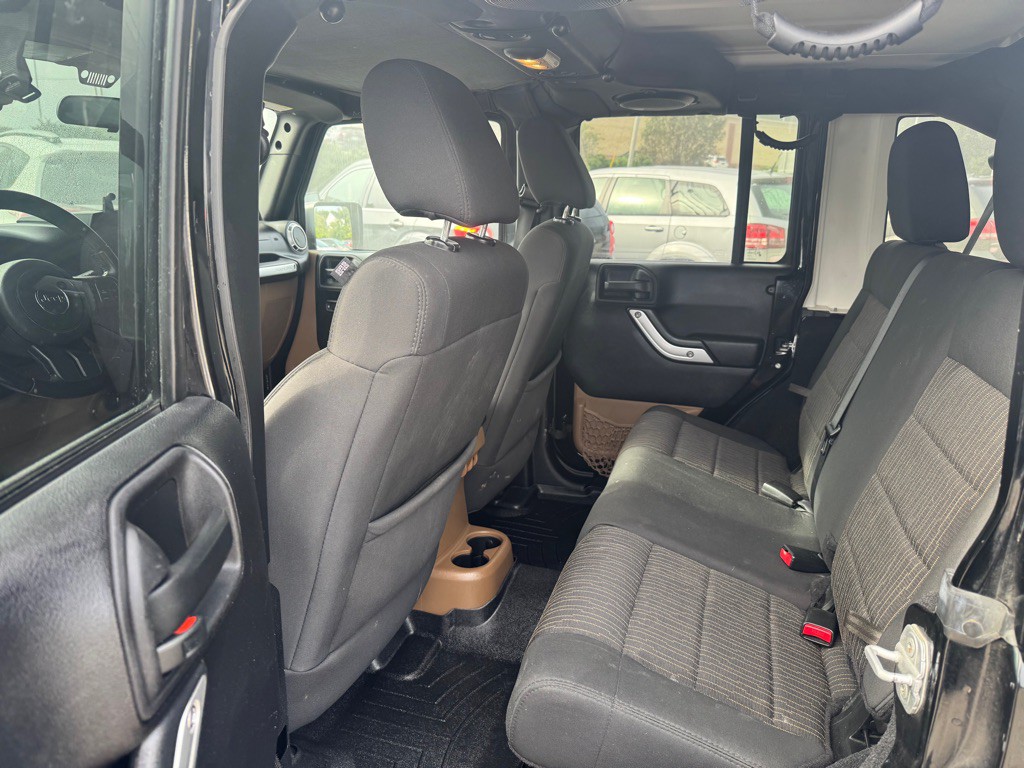 2012 Jeep Wrangler Unlimited Image 6