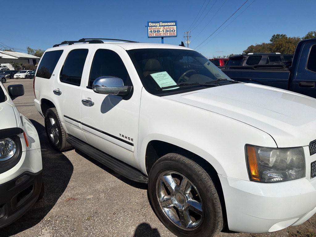 2011 Chevrolet Tahoe Image 2