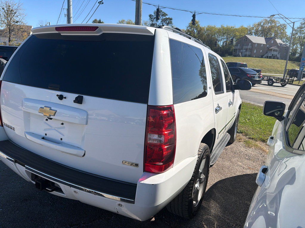 2011 Chevrolet Tahoe Image 3