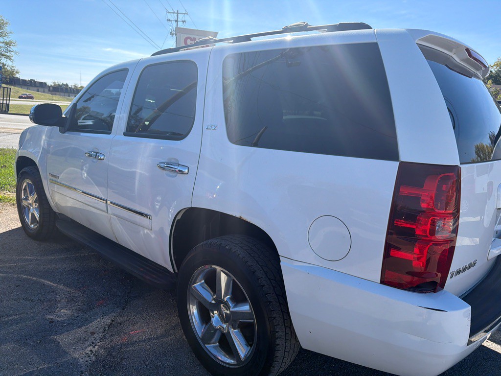 2011 Chevrolet Tahoe Image 4