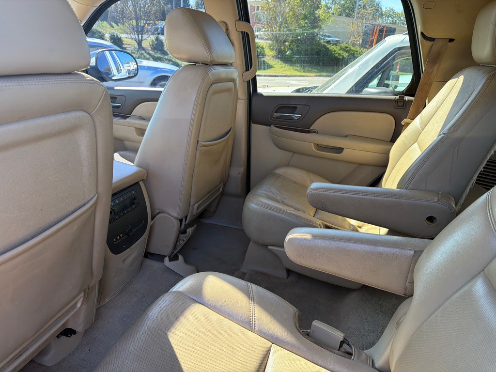 2011 Chevrolet Tahoe Image 6