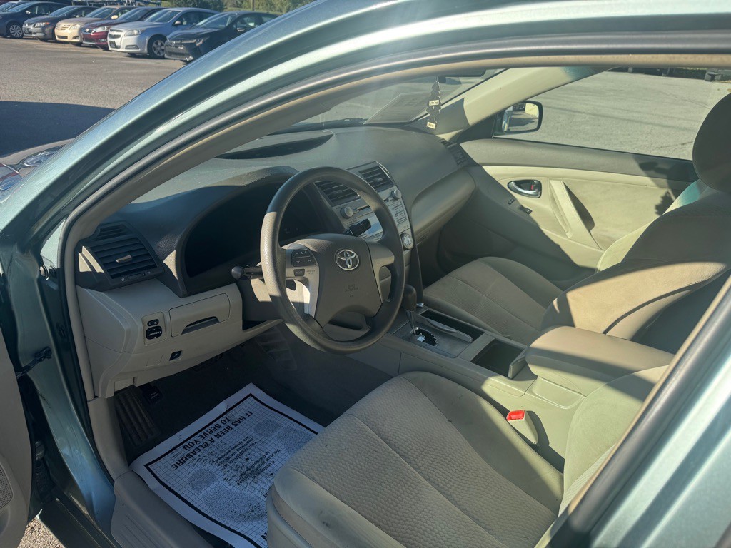 2010 Toyota Camry Image 5