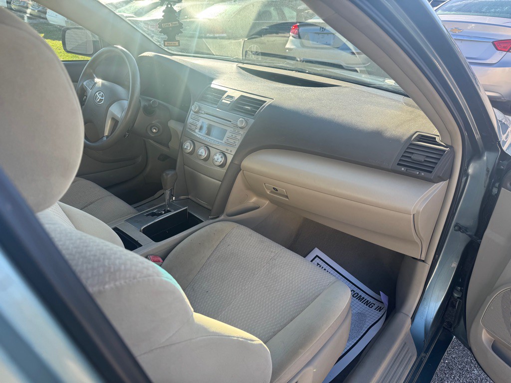 2010 Toyota Camry Image 7