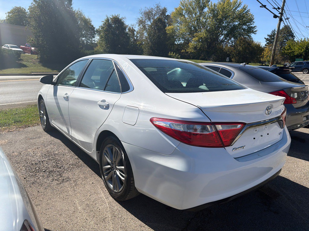 2016 Toyota Camry Image 4