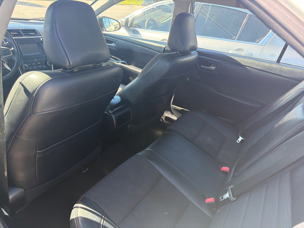 2016 Toyota Camry Image 6