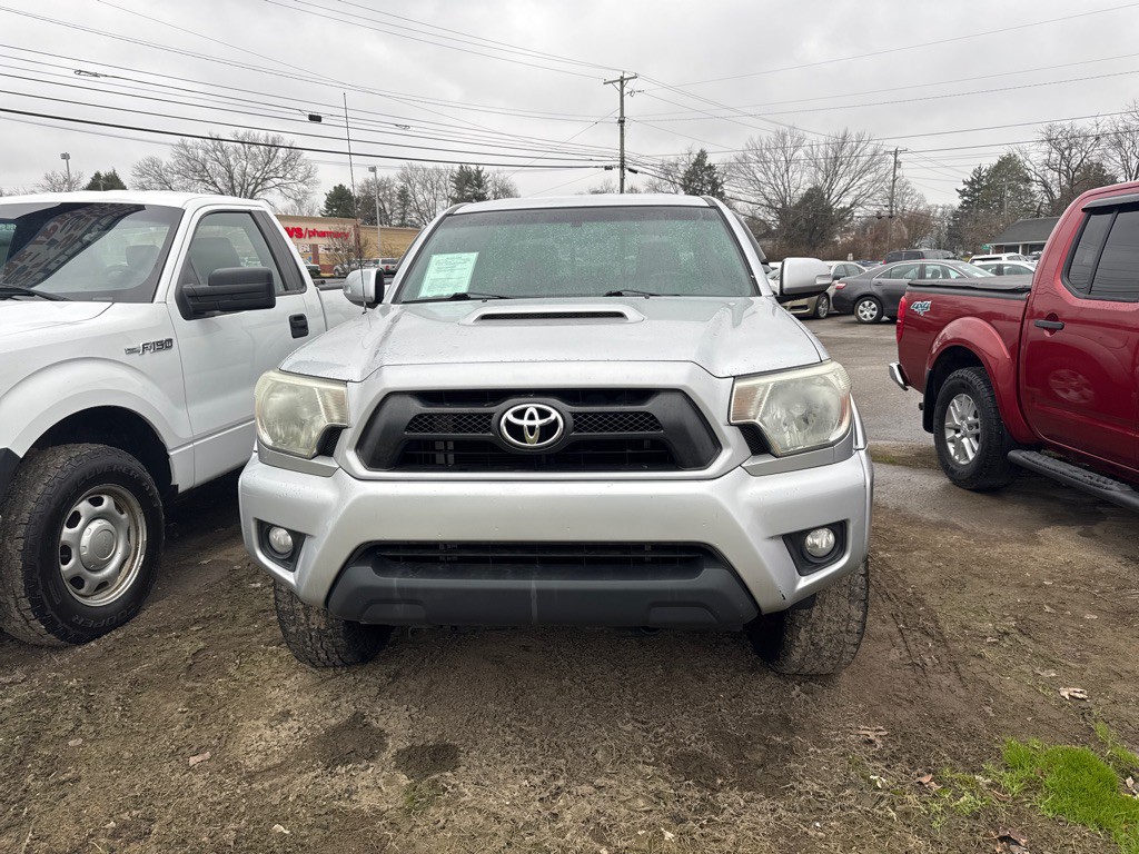 2013 Toyota Tacoma Image 2