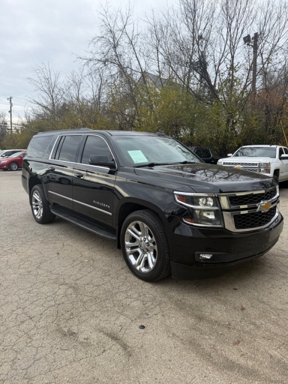 2016 Chevrolet Suburban Image 2