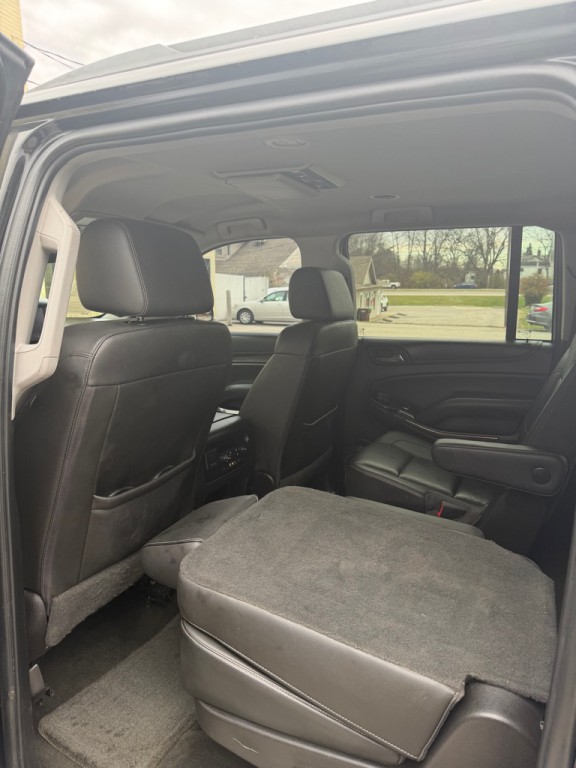 2016 Chevrolet Suburban Image 6