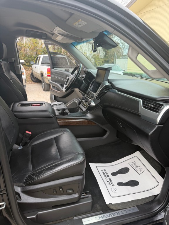 2016 Chevrolet Suburban Image 8