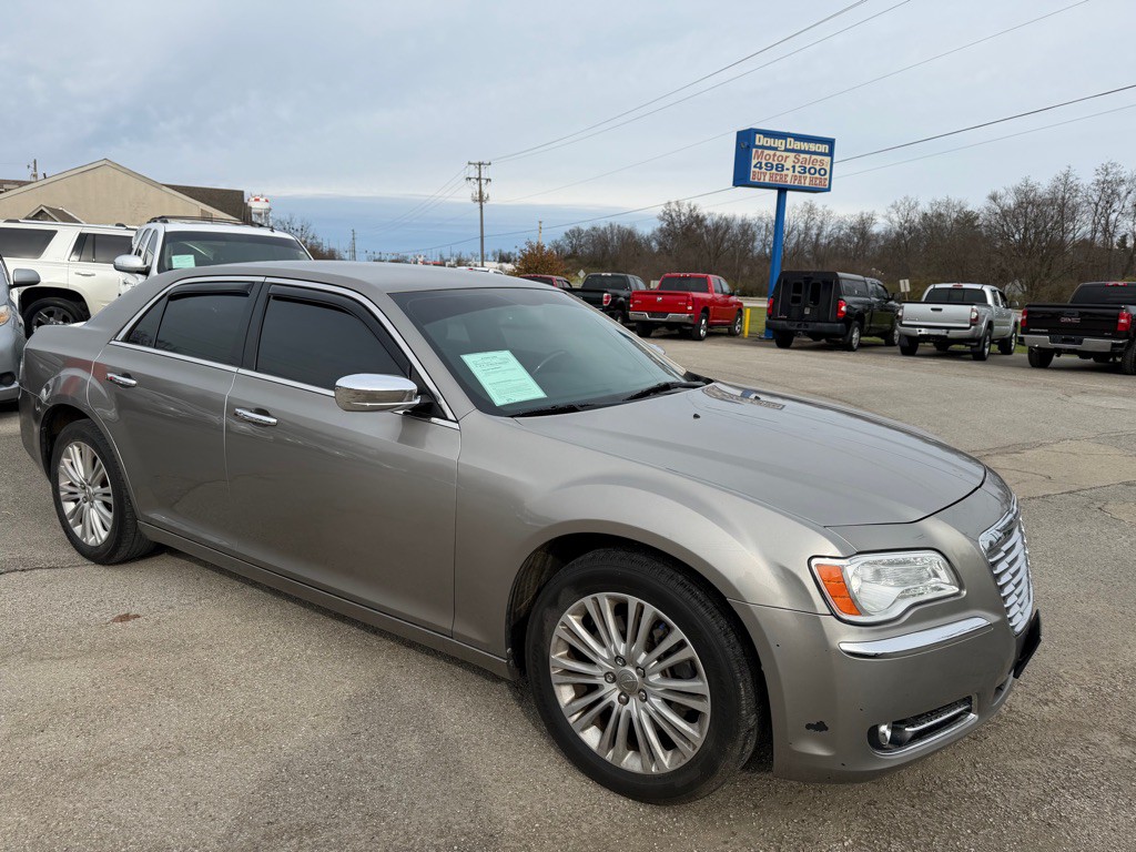 2014 Chrysler 300 Image 4