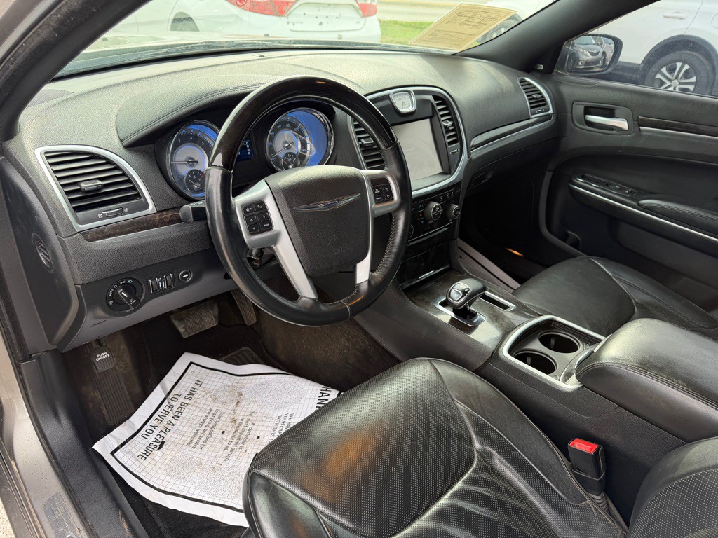 2014 Chrysler 300 Image 5