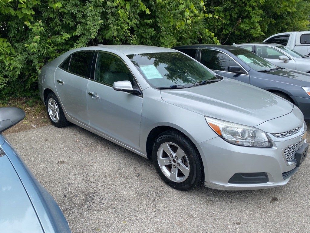 2016 Chevrolet Malibu Image 3