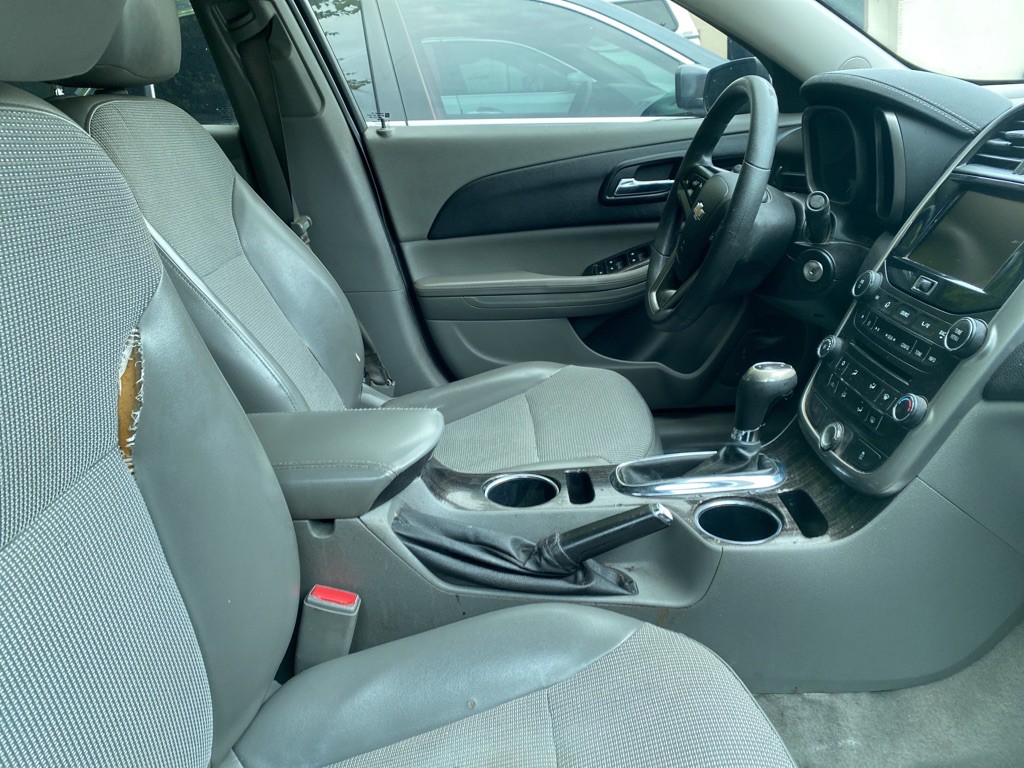 2016 Chevrolet Malibu Image 4