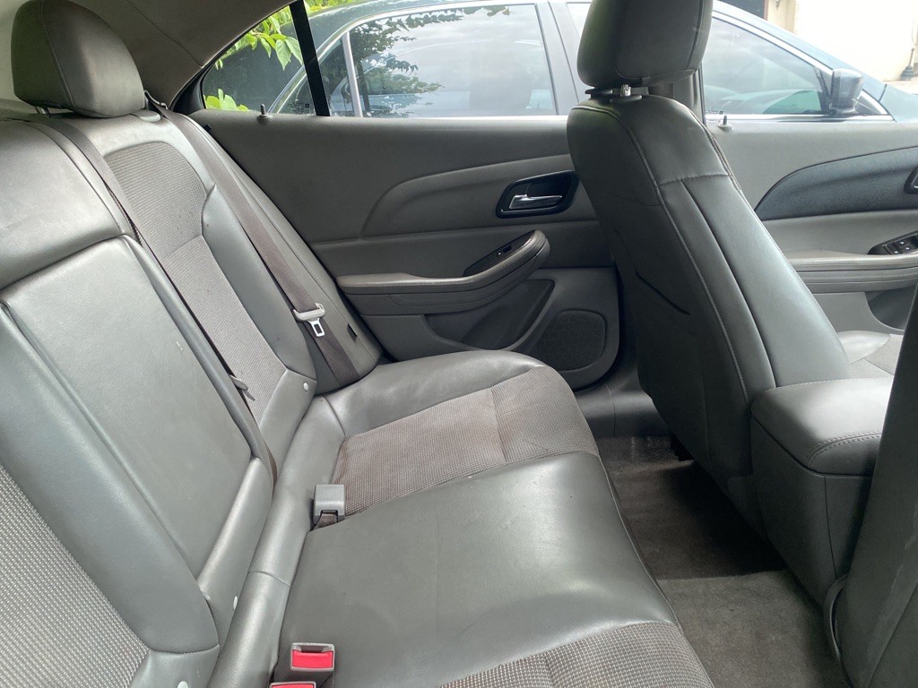 2016 Chevrolet Malibu Image 5