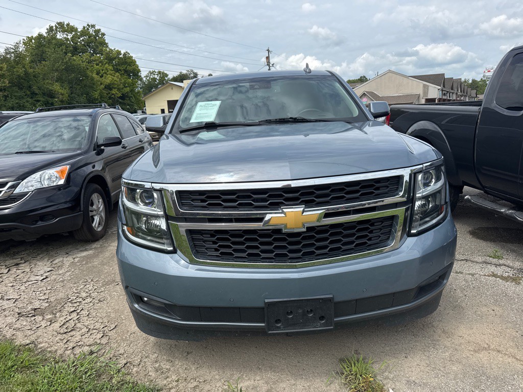 2015 Chevrolet Suburban Image 2