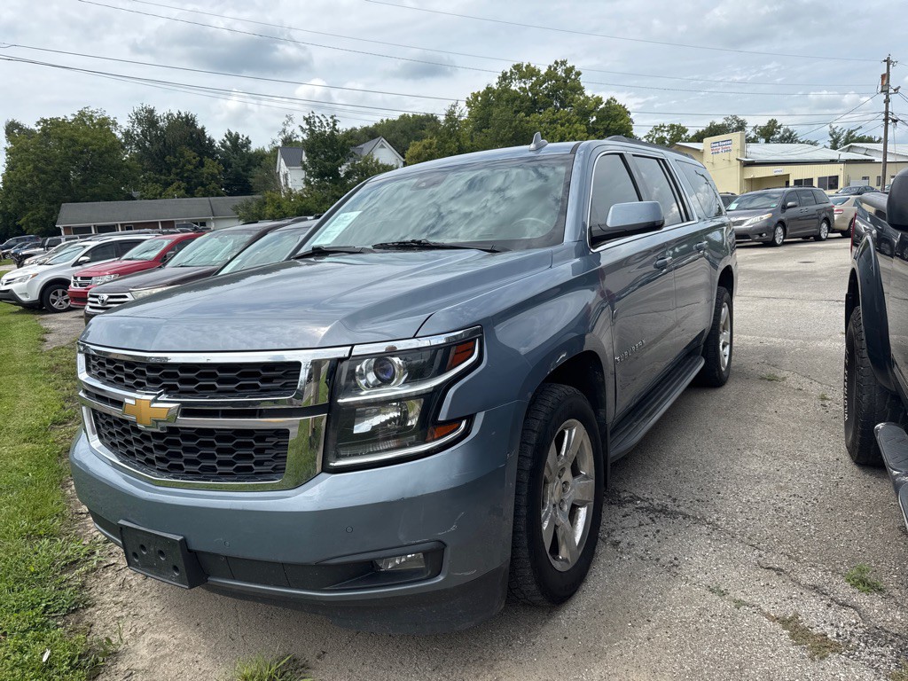 2015 Chevrolet Suburban Image 3