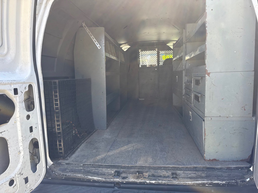 2005 Ford E-series Image 5