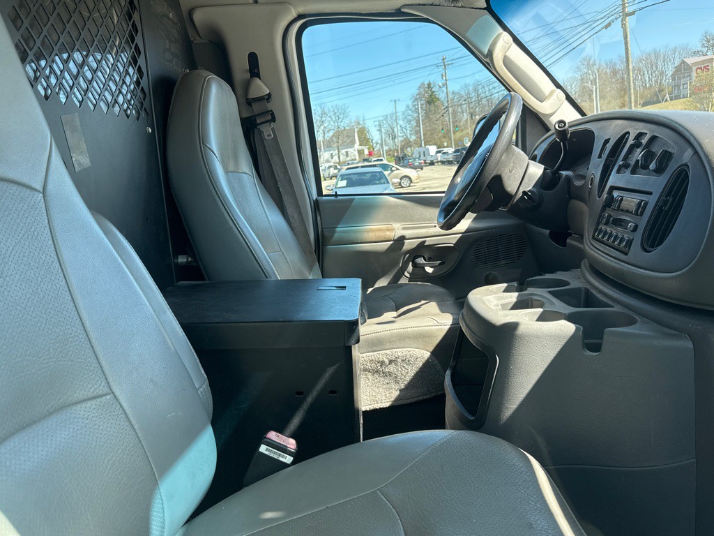 2005 Ford E-series Image 6