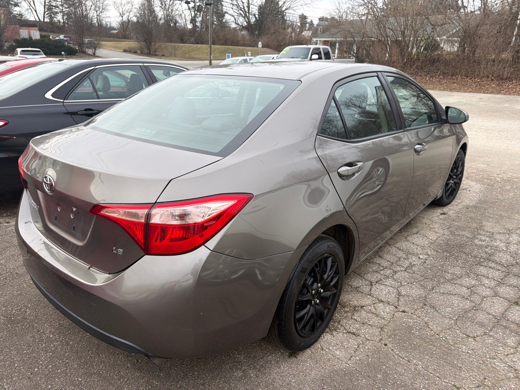 2018 Toyota Corolla Image 3