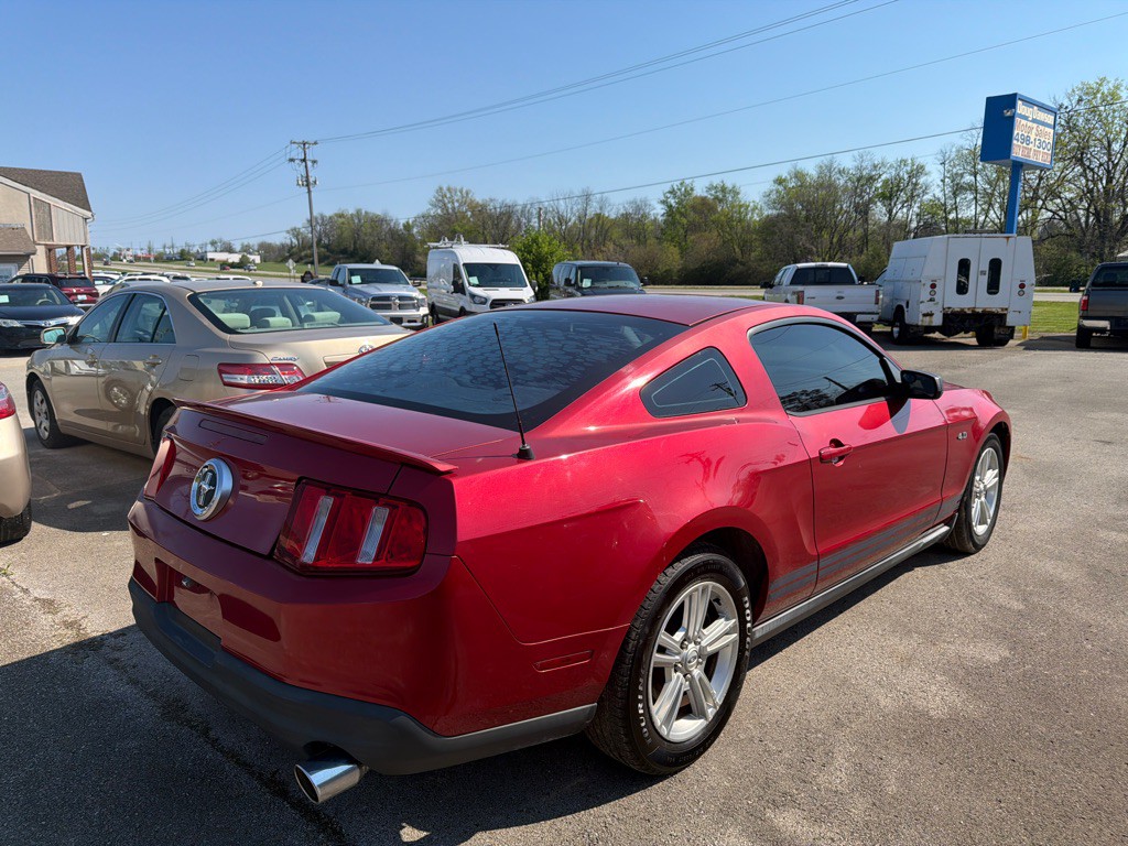2010 Ford Mustang Image 3