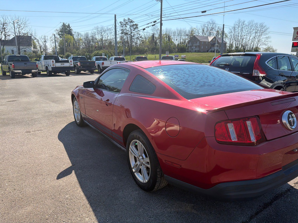 2010 Ford Mustang Image 4