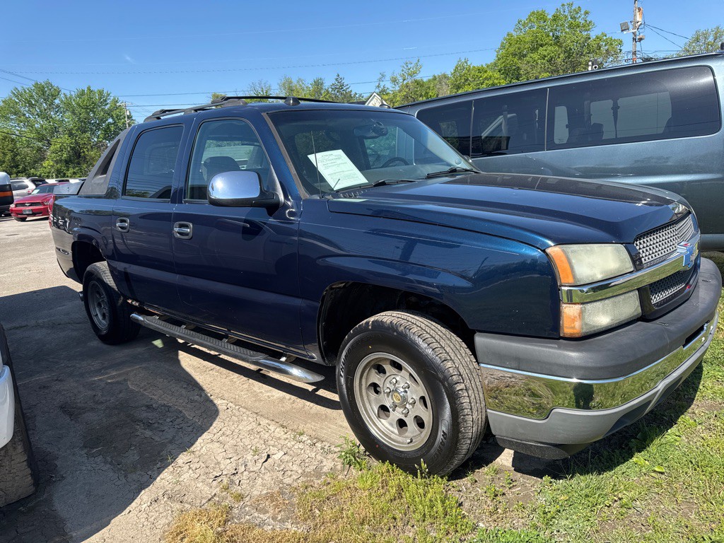 2005 Chevrolet Avalanche Image 1