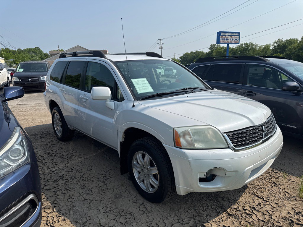 2011 Mitsubishi Endeavor Image 2