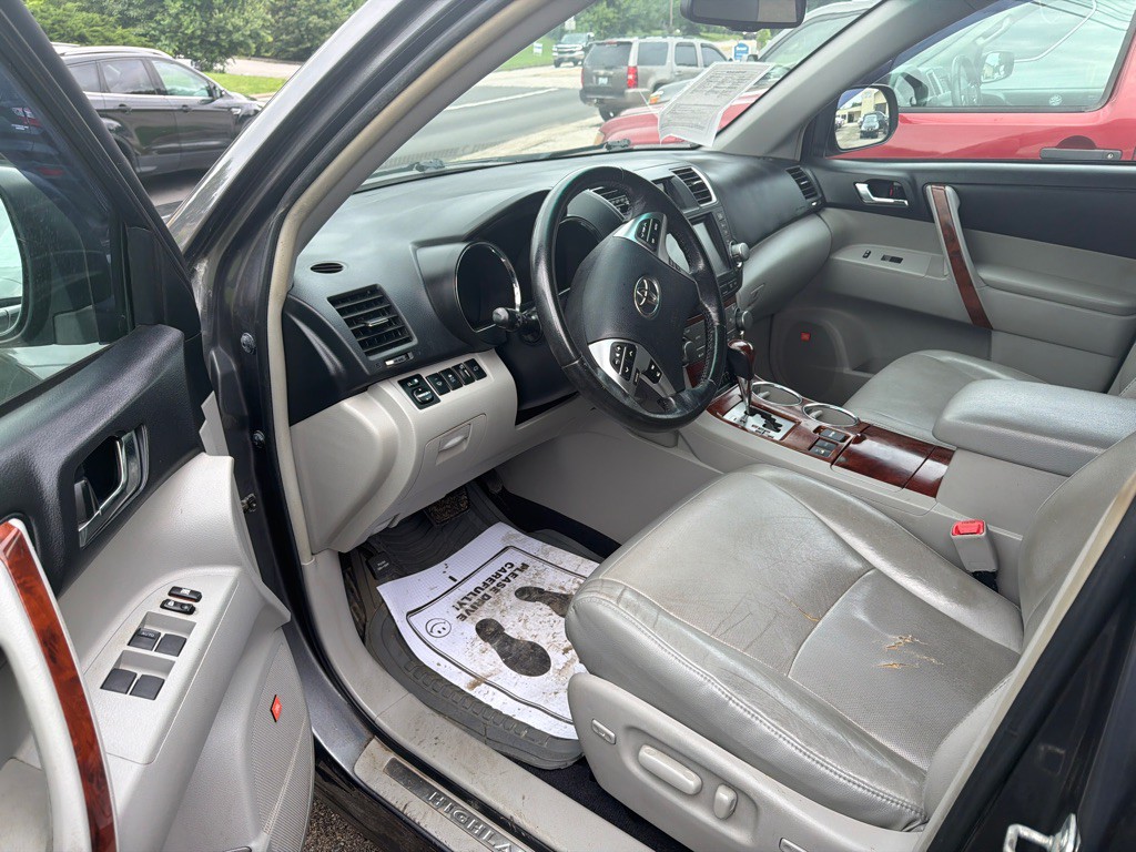 2012 Toyota Highlander Image 7