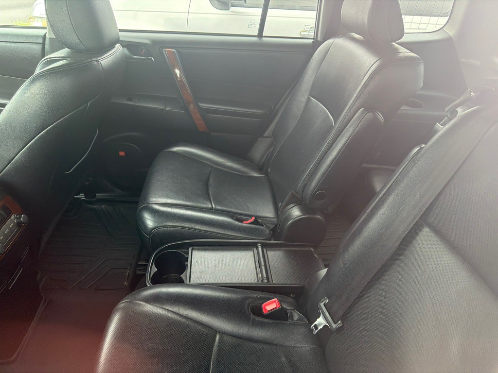 2013 Toyota Highlander Image 6