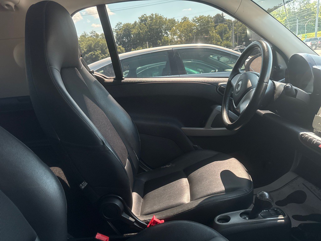 2015 smart fortwo Image 5